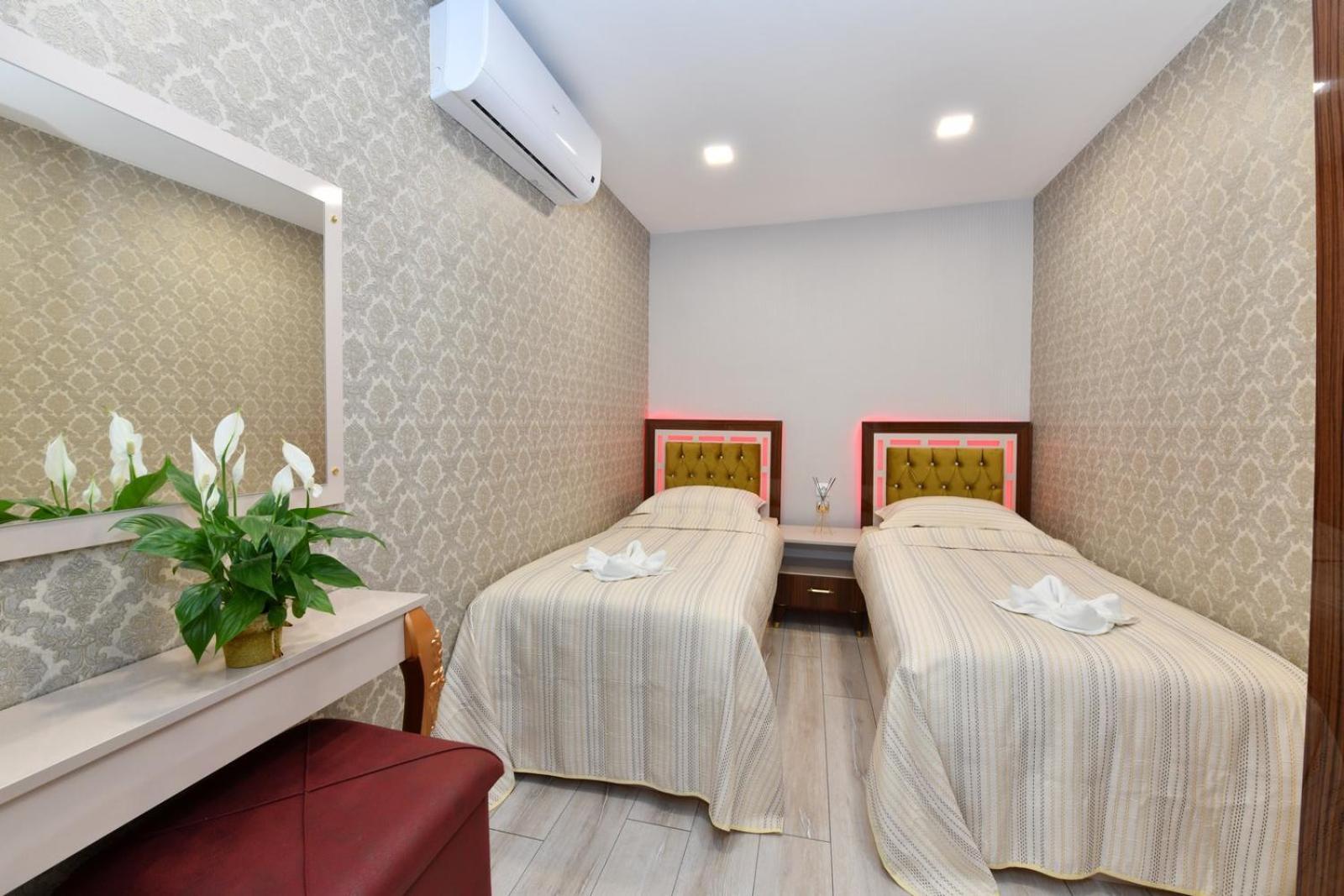 Sea Moon Hotel Istanbul Bagian luar foto